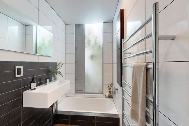 Photo of property in 27b Mana Street, Vogeltown, Wellington, 6021