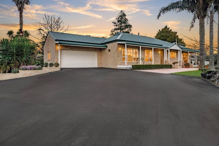 Photo of property in 154 Awa Road, Kumeu, 0891