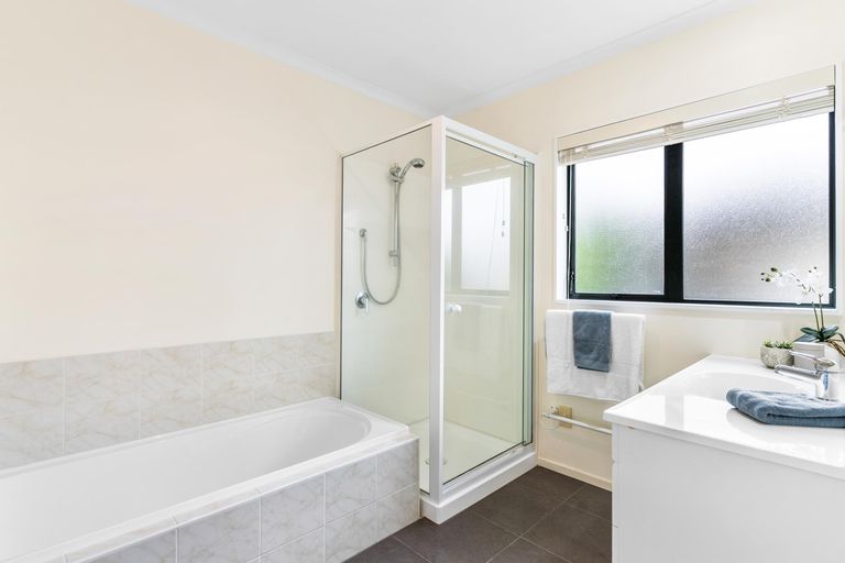 Photo of property in 2/22 Ardagh Place, Dannemora, Auckland, 2016