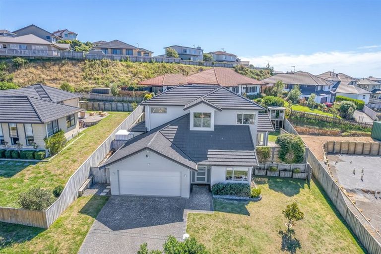 Photo of property in 30 Aotea Drive, Aotea, Porirua, 5024