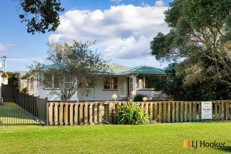 Photo of property in 22 Roretana Drive, Athenree, Katikati, 3177