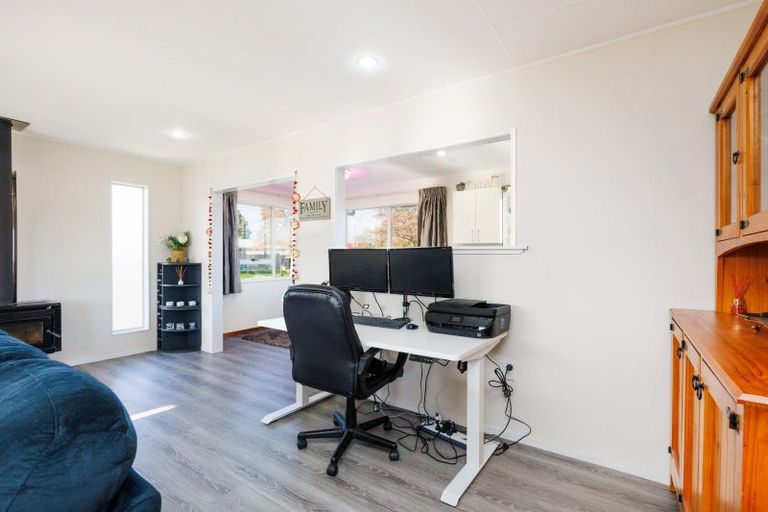 Photo of property in 28 Cascade Crescent, Westbrook, Palmerston North, 4412