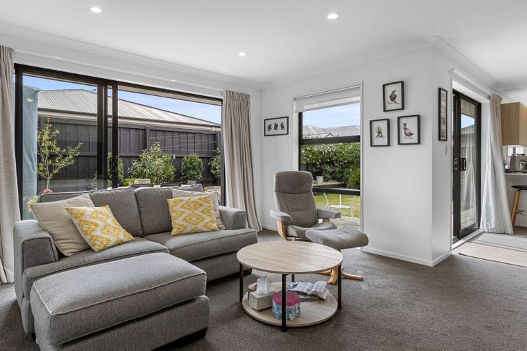Photo of property in 17 Tutton (pvt) Mews, Rangiora, 7400