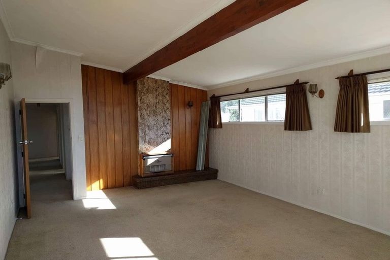 Photo of property in 39 Wai-iti Crescent, Woburn, Lower Hutt, 5010