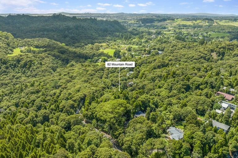 Photo of property in 82 Mountain Road, Henderson Valley, Auckland, 0612