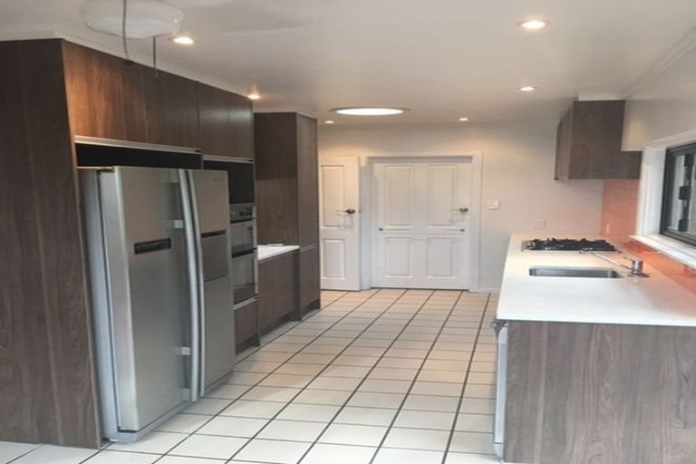 Photo of property in 27 Glendhu Road, Bayview, Auckland, 0629