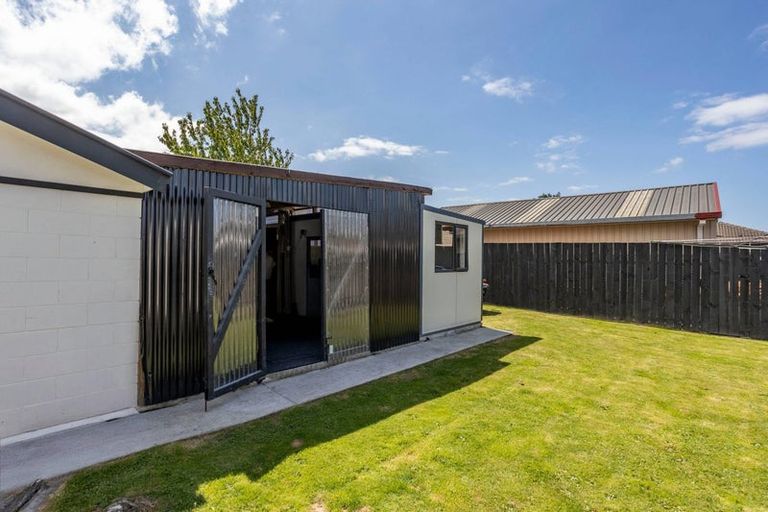 Photo of property in 2 Ebert Place, Rangiora, 7400