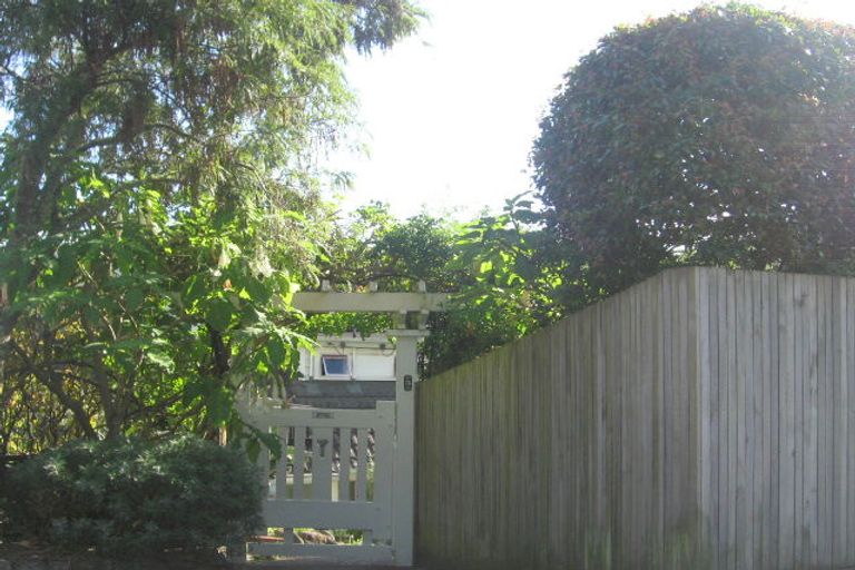 Photo of property in 3 Tui Road, Days Bay, Lower Hutt, 5013