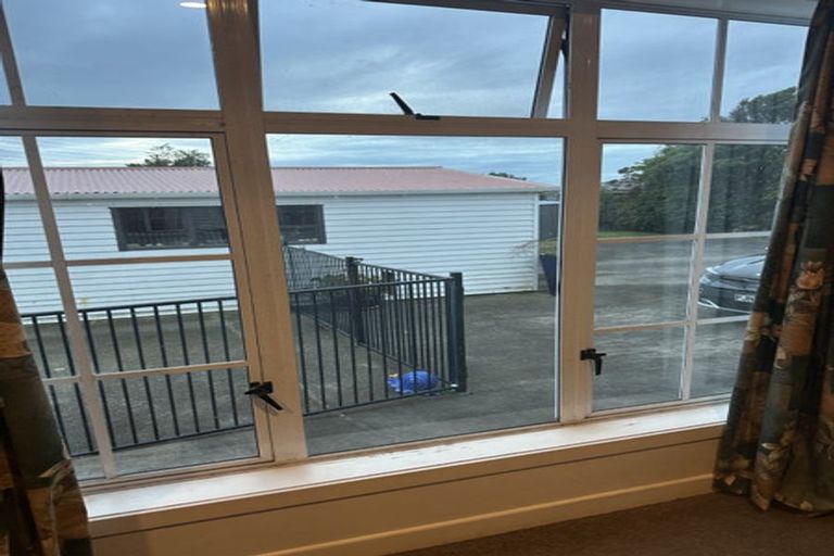 Photo of property in 306 South Road, Omata, New Plymouth, 4374