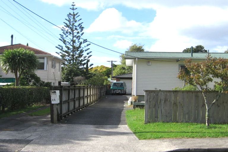 Photo of property in 1/1 Renata Crescent, Te Atatu Peninsula, Auckland, 0610