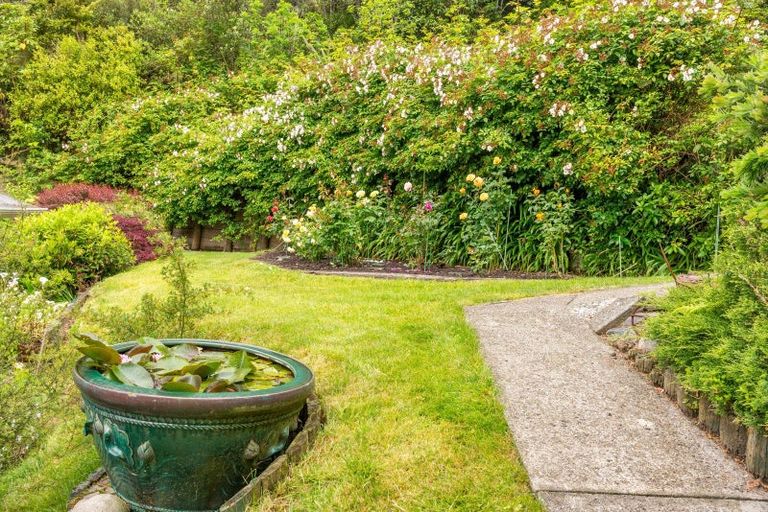 Photo of property in 39 Blue Mountains Road, Silverstream, Upper Hutt, 5019