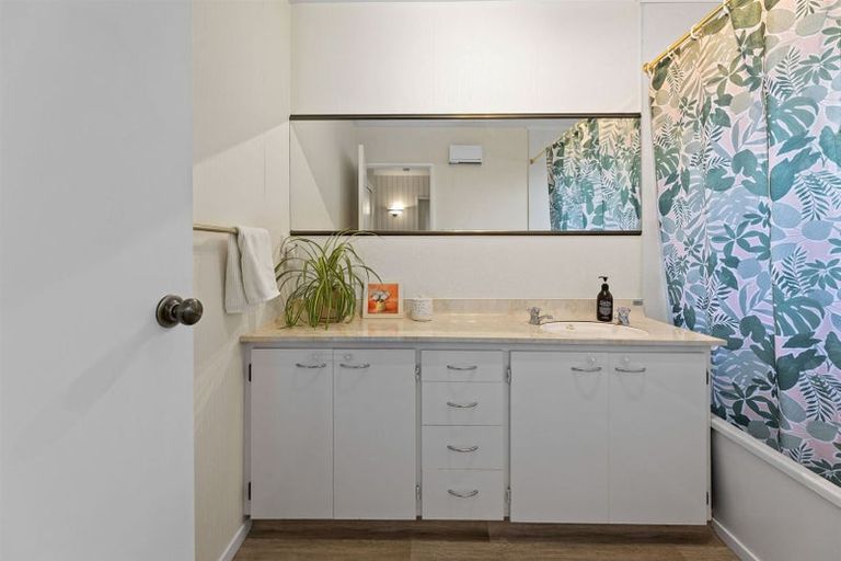 Photo of property in 2/114 Saint James Avenue, Papanui, Christchurch, 8053