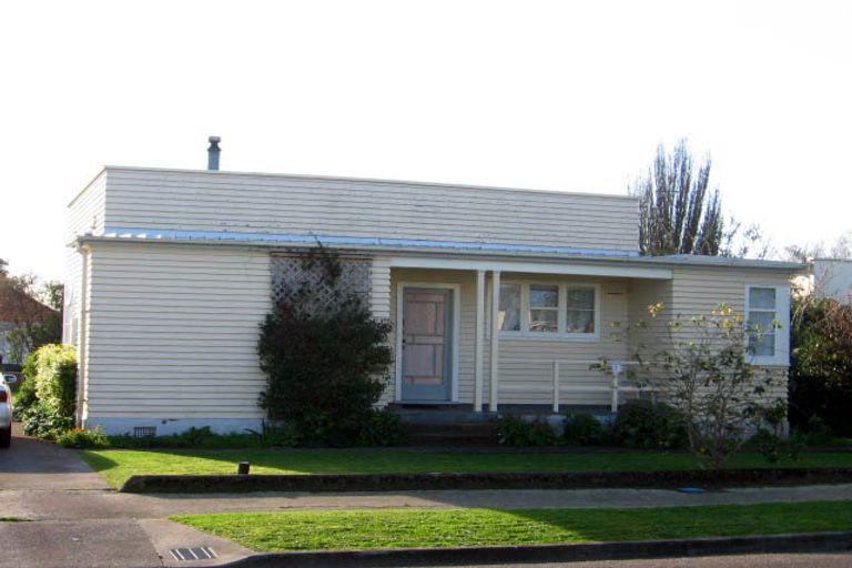 Photo of property in 103 Savage Crescent, West End, Palmerston North, 4412
