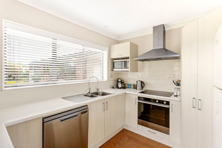 Photo of property in 3 Bronte Place, Leamington, Cambridge, 3432