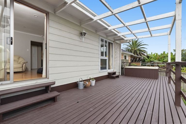 Photo of property in 8 Collingwood Road, Waiuku, 2123