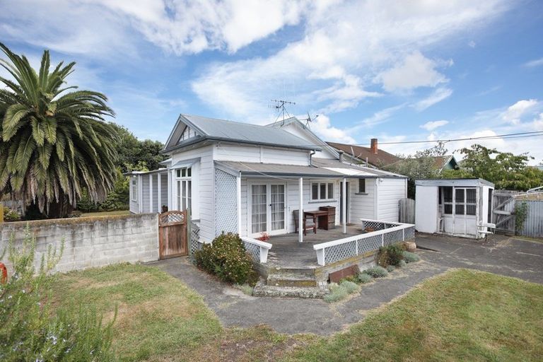 Photo of property in 30 Cuba Street, Marton, 4710