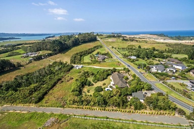 Photo of property in 119 Vaughans Road, Okura, Albany, 0792