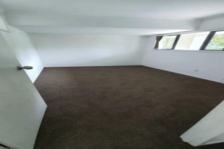 Photo of property in 48 Tauhinu Road, Greenhithe, Auckland, 0632