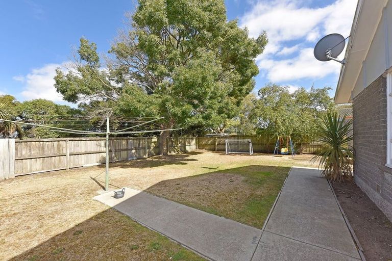 Photo of property in 2a Curzon Place, Parklands, Christchurch, 8083