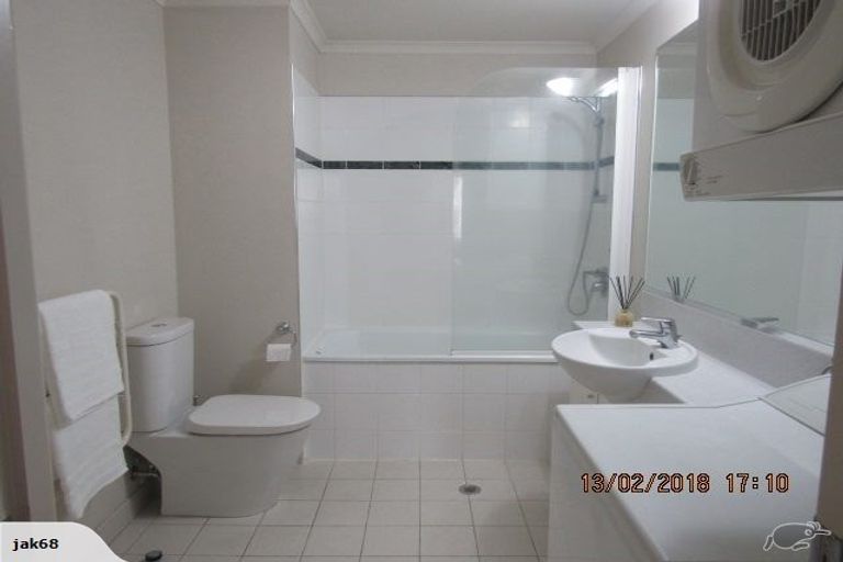 Photo of property in 1 Emily Place, Bellevue, Tauranga, 3110