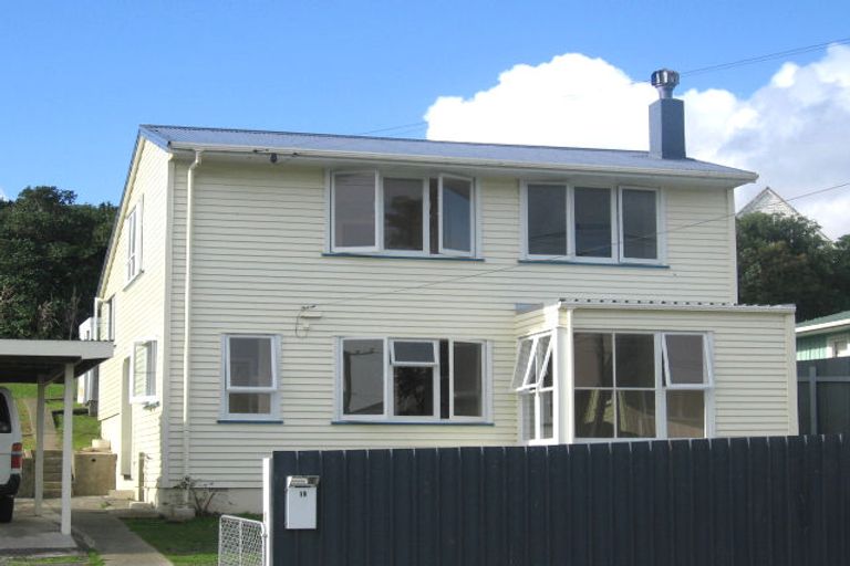 Photo of property in 19 Levant Street, Cannons Creek, Porirua, 5024
