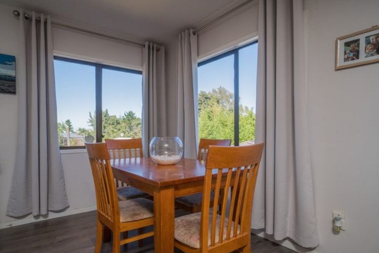 Photo of property in 11 Forster Place, West Harbour, Auckland, 0618