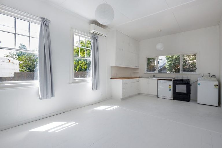 Photo of property in 145 Aro Street, Aro Valley, Wellington, 6021