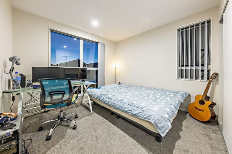 Photo of property in 12 Courage Road, Papakura, 2110