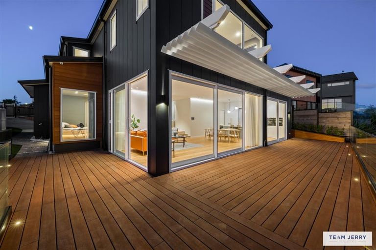 Photo of property in 4 Seawind Way, Hobsonville, Auckland, 0616