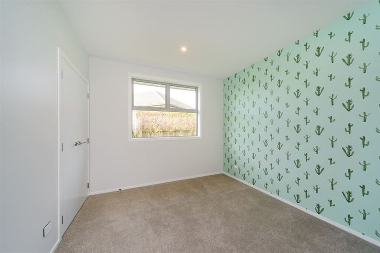 Photo of property in 162 Pacific Drive, Fitzherbert, Palmerston North, 4410