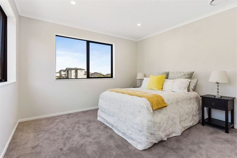 Photo of property in 1 Pae Lane, Flat Bush, Auckland, 2019