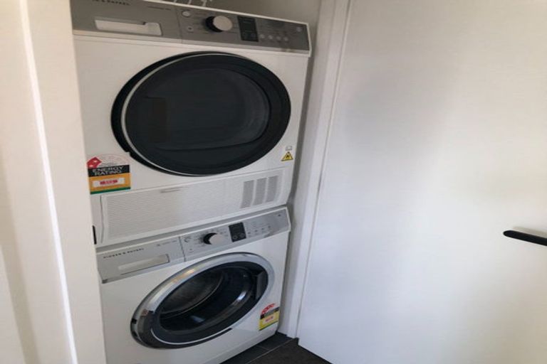 Photo of property in 62 Casterway Crescent, Jacks Point, 9371