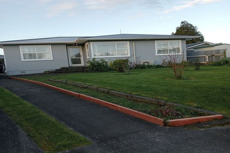 Photo of property in 8 Greenock Place, Awapuni, Palmerston North, 4412
