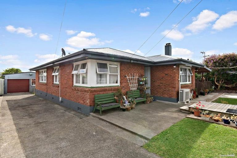 Photo of property in 118 Porchester Road, Papakura, 2110