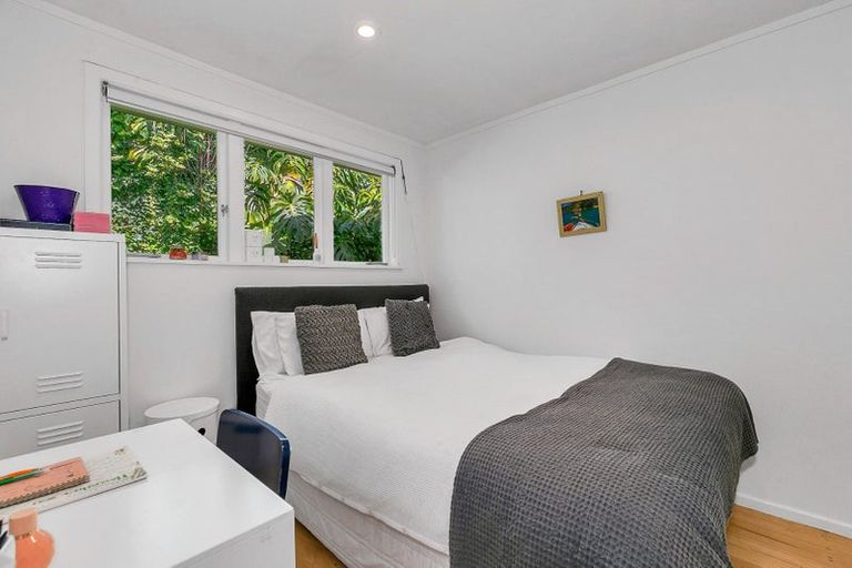 Photo of property in 1/5 Larchwood Avenue, Westmere, Auckland, 1022