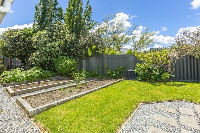 Photo of property in 6a Tui Grove, Elderslea, Upper Hutt, 5018