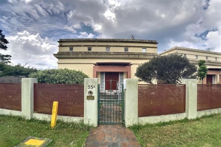 Photo of property in 2/55 East Coast Road, Milford, Auckland, 0620