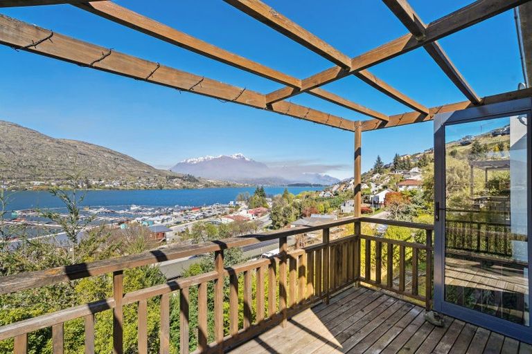Photo of property in 8b Cresta Lane, Frankton, Queenstown, 9300