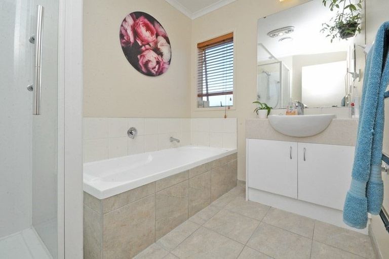 Photo of property in 24 Driftwood Drive, Red Beach, 0932