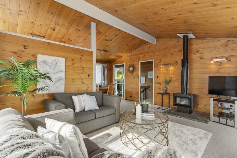 Photo of property in 73 O'halloran Road, Howick, Auckland, 2014