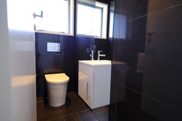 Photo of property in 98 Grande Vue Road, Hillpark, Auckland, 2102