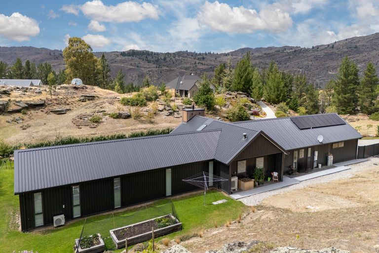 Photo of property in 98 Aronui Road, Bridge Hill, Alexandra, 9320