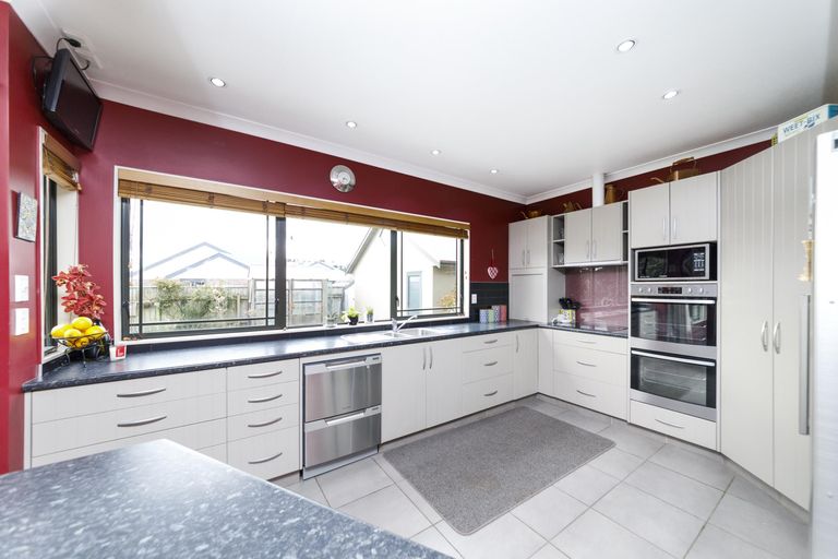 Photo of property in 172 Kelvin Grove Road, Kelvin Grove, Palmerston North, 4414