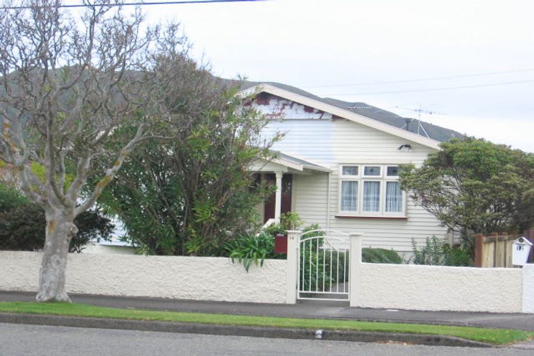 Photo of property in 14 Porutu Street, Fairfield, Lower Hutt, 5011