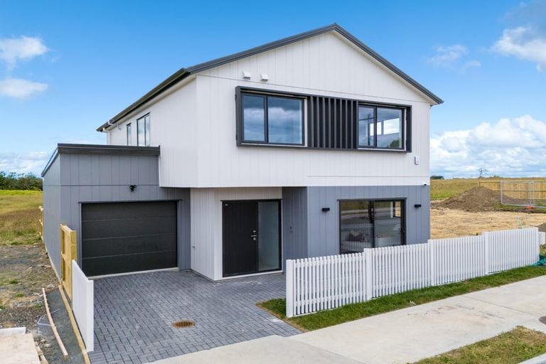 Photo of property in 6 Kaititiko Road, Rosehill, Papakura, 2113