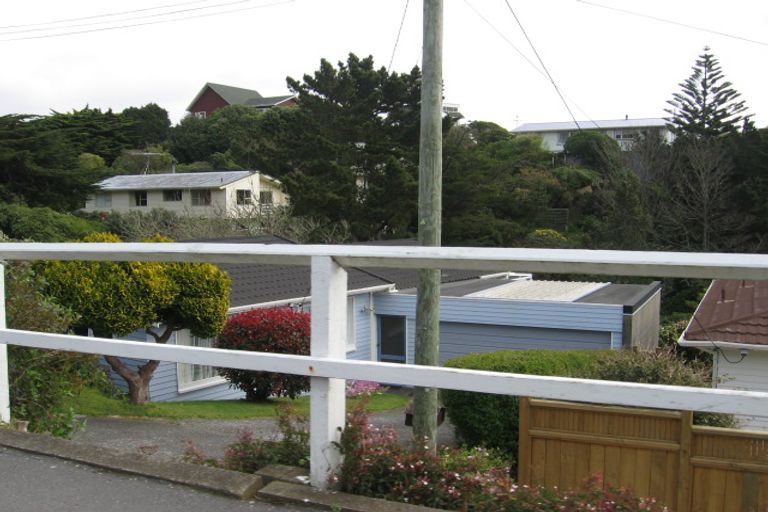 Photo of property in 75 Helston Road, Paparangi, Wellington, 6037