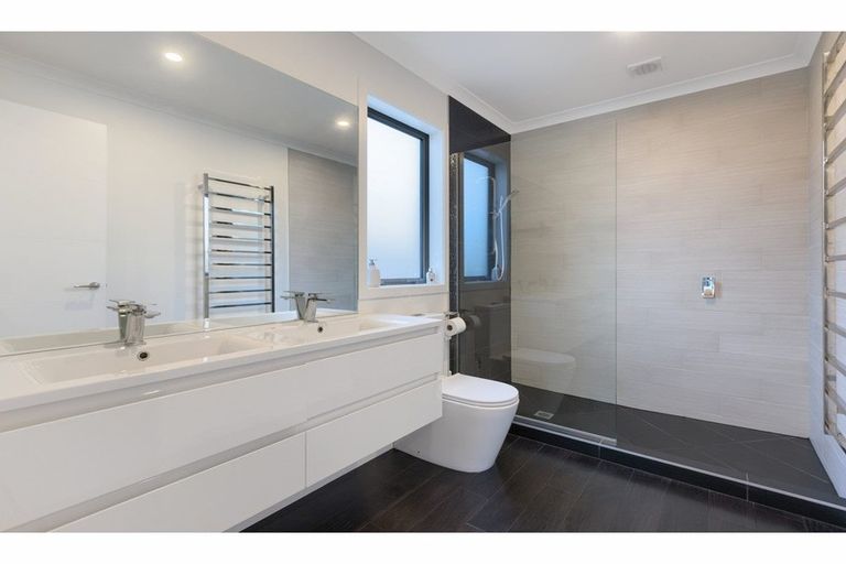 Photo of property in 35 Awatira Drive, Papamoa Beach, Papamoa, 3118