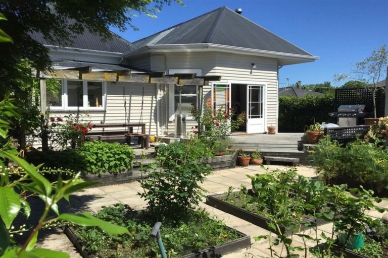 Photo of property in 33 Mays Road, St Albans, Christchurch, 8052