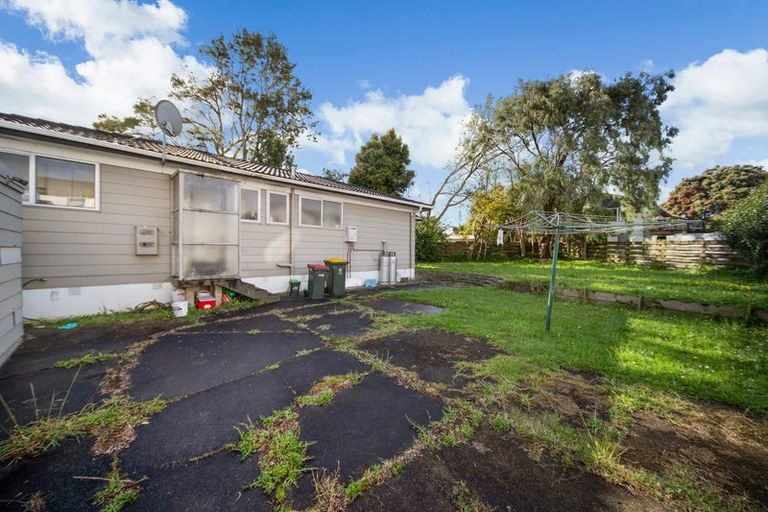 Photo of property in 28 Hinton Place, Weymouth, Auckland, 2103