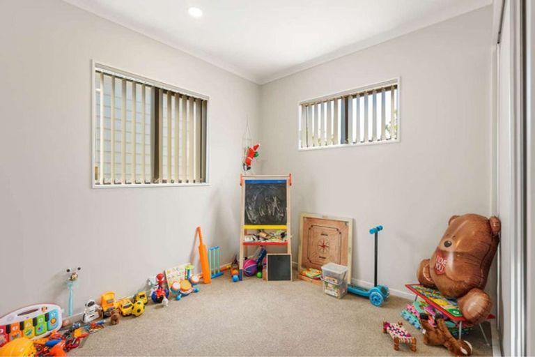 Photo of property in 4 Tribute Loop, Takanini, 2112